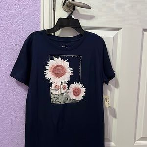 Aeropostale womens graphic tee; Unused; navy blue with pink flowers; Cotton.